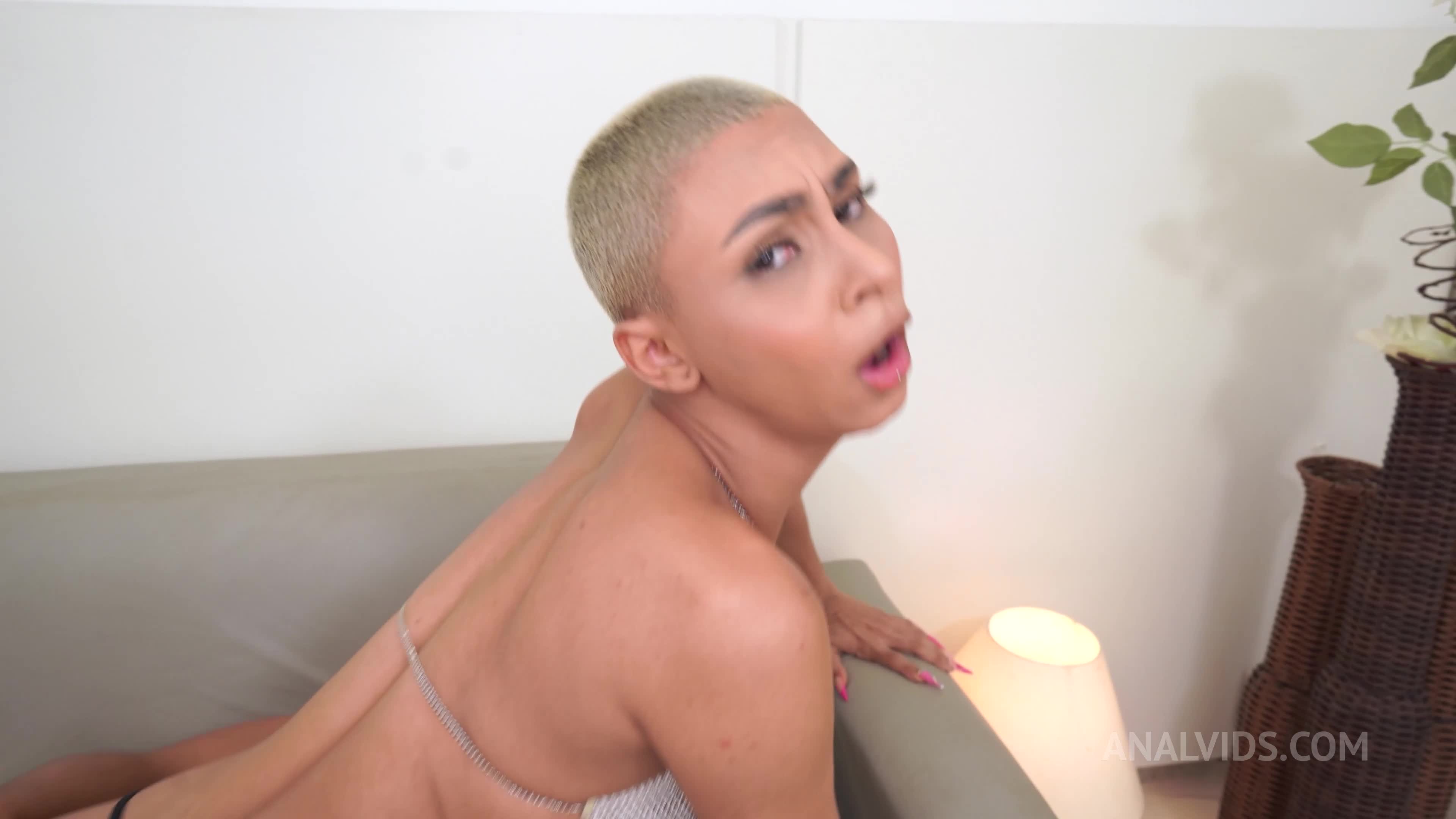 Heloa Green - Beautiful 22 years Brazilian fashion model, Heloa Green gets fucked by very huge dick - Anal, pretty face, pussy, monster cock, gapes, ATM, slim - OB186 [UltraHD 4K 2160p]