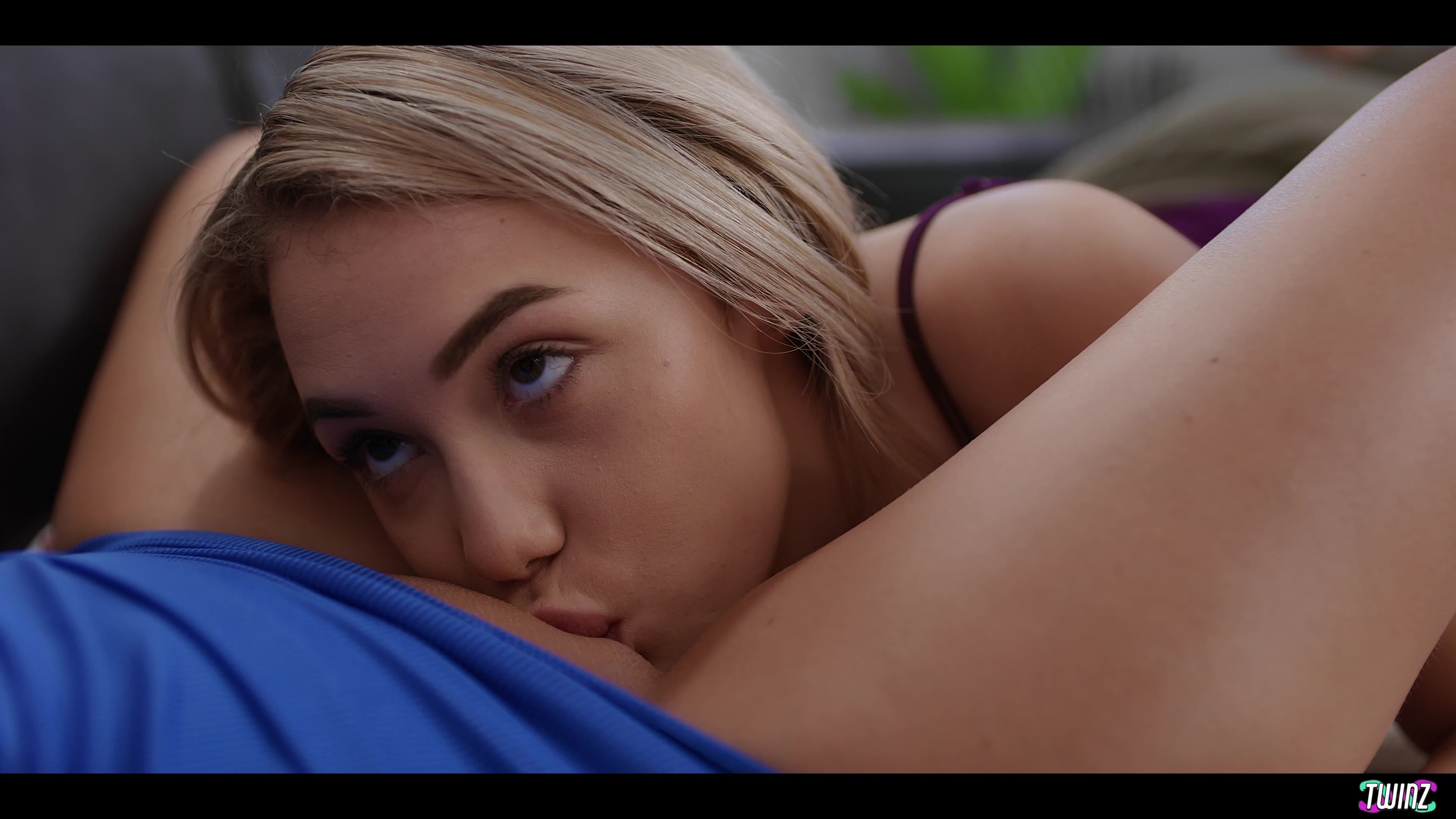 Twinz - Rika Fane [UltraHD 4K 2160p]