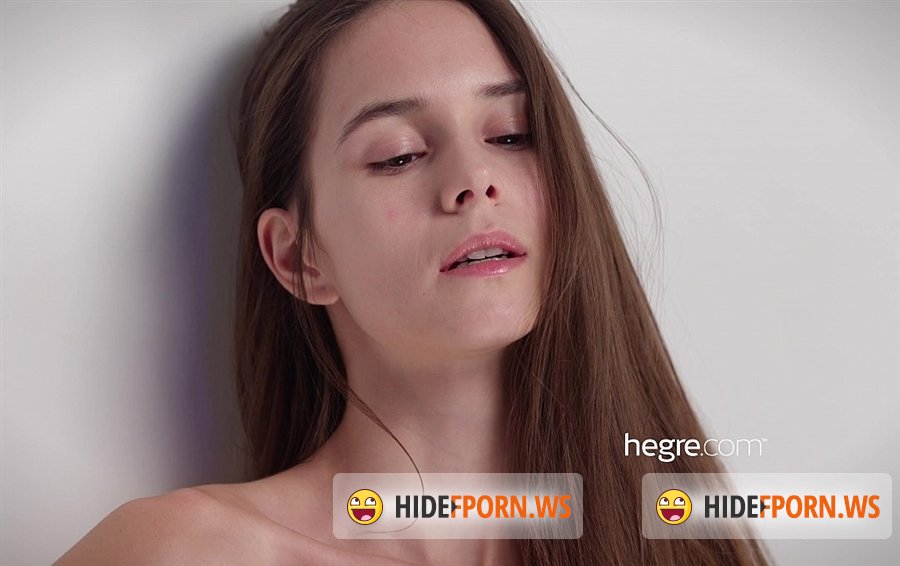 Hegre - Leona - Leona The Mirror Shoot [2020/4K]