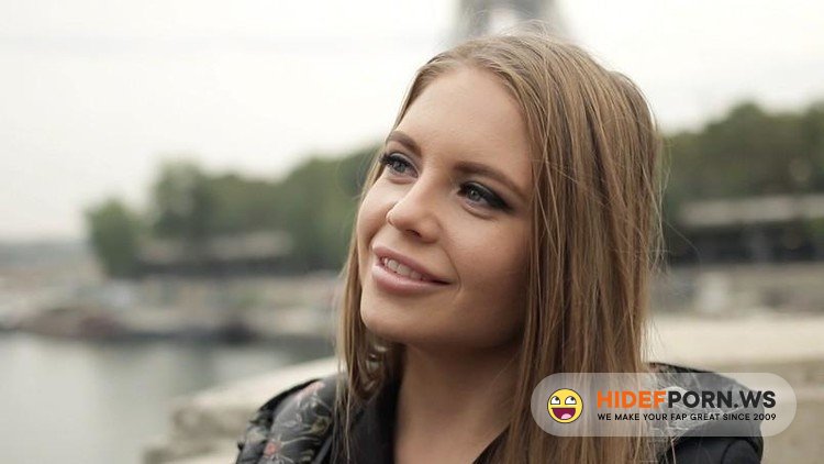 JacquieEtMichelTV.net/Indecentes-Voisines.com - Alessandra - Alessandra, 22ans, prof de fitness russe! [FullHD 1080p]