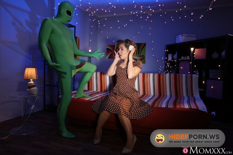 MomXXX.com/SexyHub.com - Sasha Zima - Mom gets probed on Halloween [FullHD 1080p]