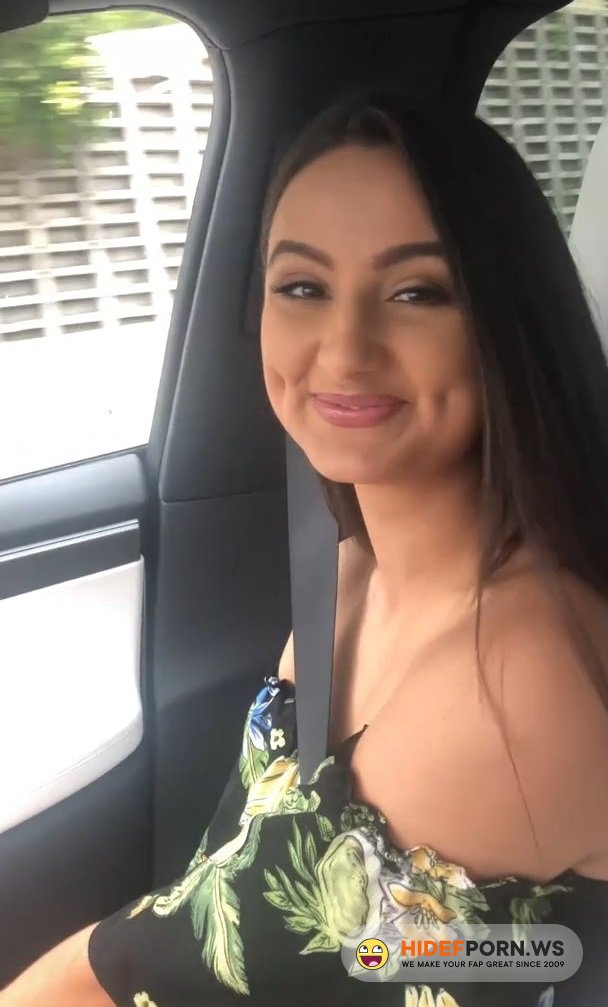 Amateurporn.сс - Eliza Ibarra - Blowjob In The Car In The Streets Of Los Angeles [FullHD 1080p]