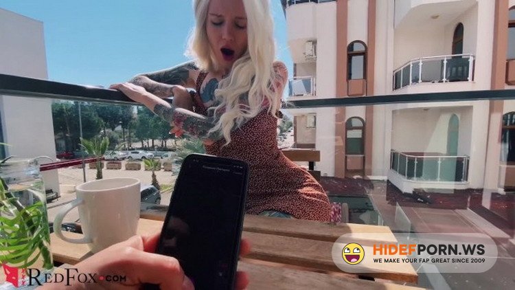 OnlyFans.com - Red Fox - Sexy Blonde Play Pussy Sex Toy in the Public Cafe [FullHD 1080p]