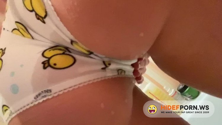 OnlyFans.com - Peeabdlageplay - Girl pee in sweet pants with ducks masturbate with shower cuming [UltraHD 4K 2160p]