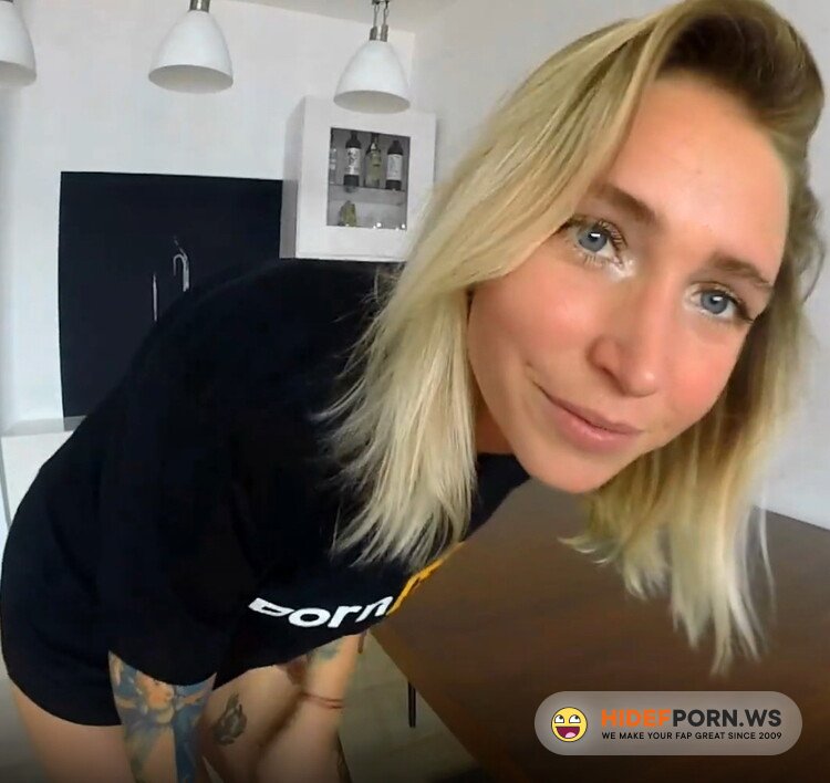 Porn.com - Owiaks - Pussy Licking and Kissing Fuck and Cumshot with Pornhub T-shirt [UltraHD 4K 2160p]