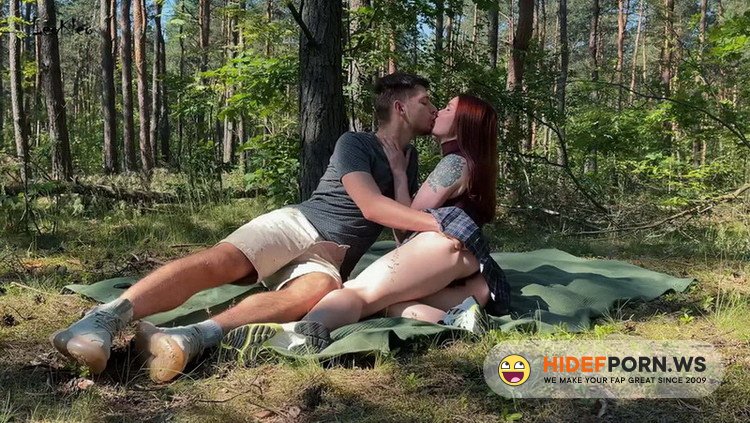 ModelHub.com - LeoKleo - Public Amateur Couple Sex On A Picnic In The Park [FullHD 1080p]