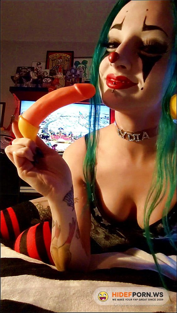OnlyFans.com - LydiaWiltsClown - 2020-04-08-30380445-POV You come home with me after a burlesque show Video [UltraHD 2K 1920p]