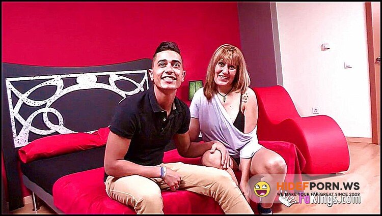 Clubmaduras.com/Fakings.com - Nuria MILF - La MILF tetona de 37 anos inicia en el porno a su sobrino del pueblo de 19: el yogurin le dura dos asaltos [HD 720p]