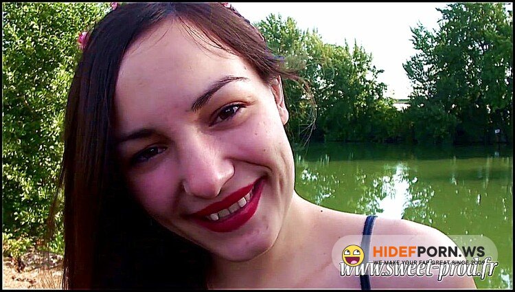Sweet-Prod.fr - Oliver Sweet - Alice 18 Ans 90e De Tours De Poitrine elle S exhibe et me Suce Dehors ... [FullHD 1080p]