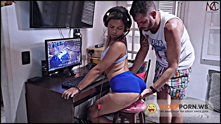 Modelhub.com - Marie Chell - Very hot blonde was playing an NFT and ended up getting fucked by her boyfriend [FullHD 1080p]