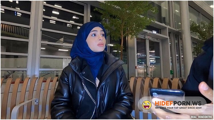 Manyvids - Nadja Lapiedra - Hijab Iranian DP/Anal in hallway, in WC [FullHD 1080p]