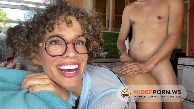 Manyvids - VibeWithMommy - Rough Kitchen Anal With Teacher [2022/FullHD]