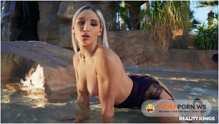 RealityKings - Abella Danger - Hot Summer Nights [FullHD 1080p]