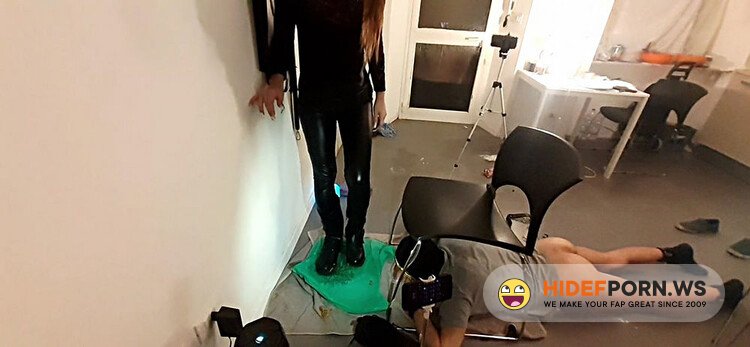 Clips4Sale - MISS SANDRA DOMINA - SADIC BOOTS CLEANING [SD 592p]