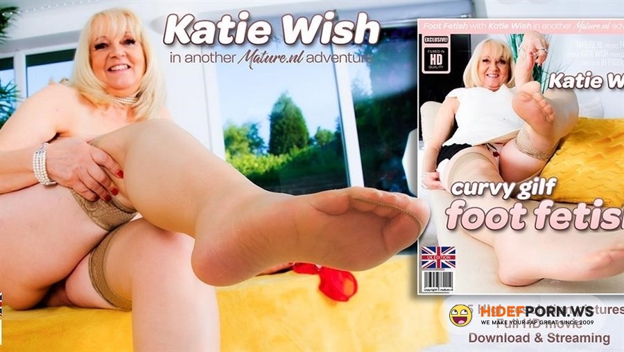 Mature - Katie Wish - Big Breasted Katie Welsh Is A Hot Curvy British Granny Who Loves Fooling Around With Her Feet [2023/FullHD]