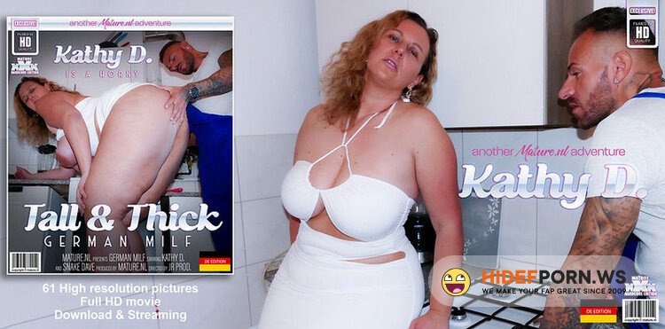 Mature.nl - Kathy D. (EU) (39), Snake Dave (33): Thick German MILF Kathy D. has a big ass and tits she uses to seduce the handyman into sex at home [FullHD 1080p]
