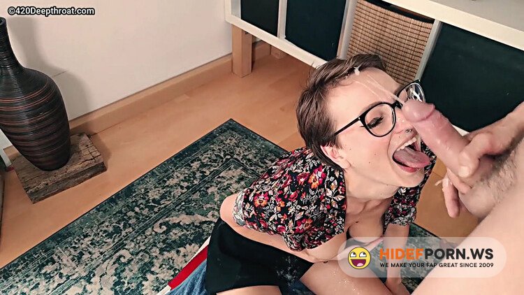 ManyVids - Deepthroat- The Stepmother Showed Why a Woman Needs a Mouth [FullHD 1080p]