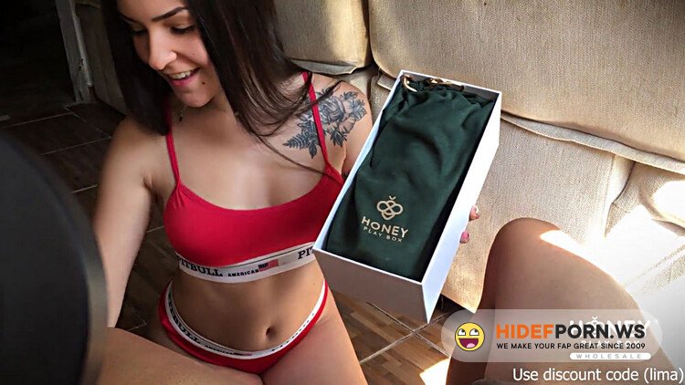 ModelHub - DickforJuicy - Surprise For My Boyfriend With Honey Play Box Toy (Use Code "lima" For 20 Off) [FullHD 1080p]
