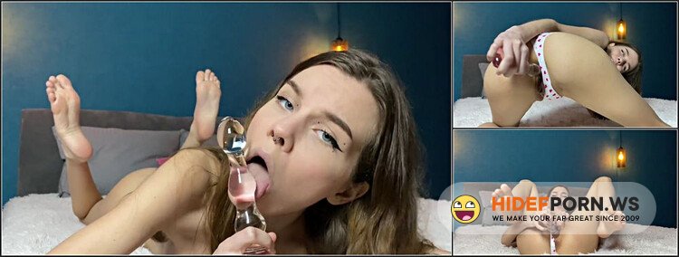 ModelsPorn - Fox Alina - Shameless Chick Jerks Off Right On Her Parent s Bed [FullHD 1080p]