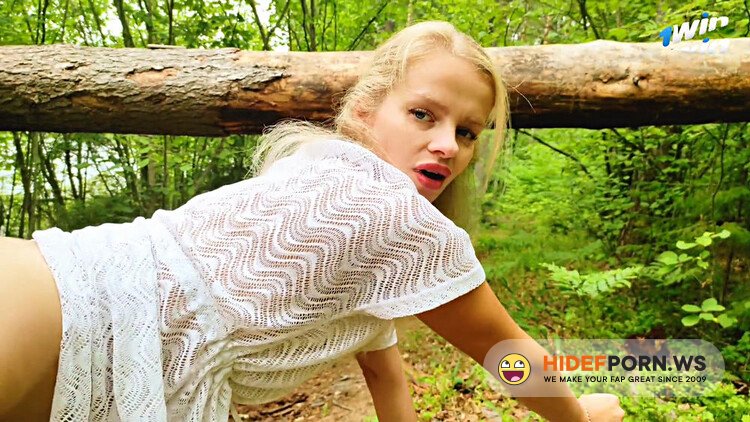 SWife Katy - Married MILF Lagged Behind The Tourist Group And Was Fucked Right On The Forest Path. [FullHD 1080p]