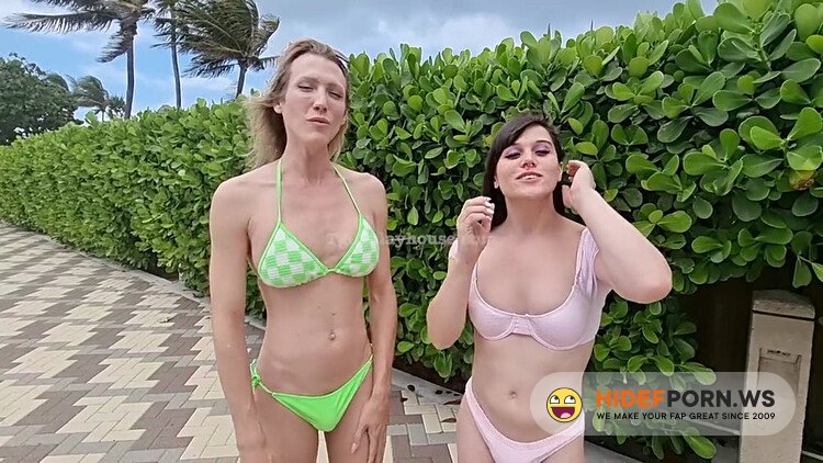 OnlyFans/ManyVids - Nyxi Leon- Young T-Girl Nyxi Leon Loves BBC [HD 720p]