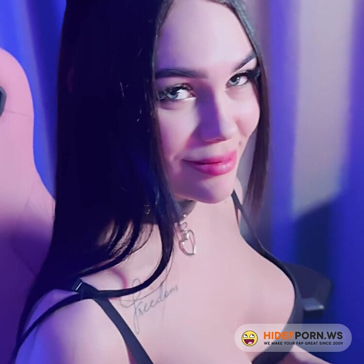 Sexy Gamer-Girl Doing Best Blowjob And Get s Her Pussy Full Of Cum GroteskJane [FullHD 1080p]