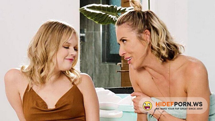 GirlsWay / AdultTime - Aiden Ashley, Coco Lovelock - Airing Out The Dirty Laundry [Full HD 1080p]