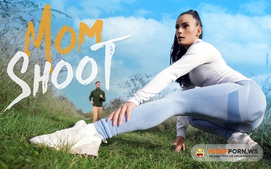 MomShoot - Lexi Dona - Pulling More Than Hamstrings [2024/FullHD]