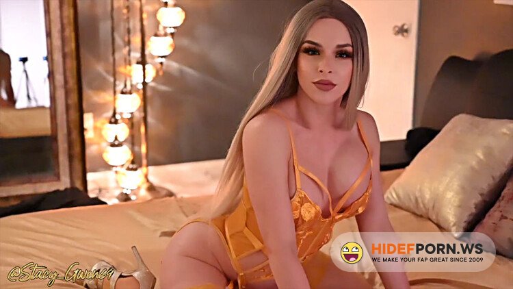 StacyGwenXXX - Stacy Gwen - Horny Housewife Deepthroats, Squirts, And Gets a Face Full Of Cum [FullHD 1080p]