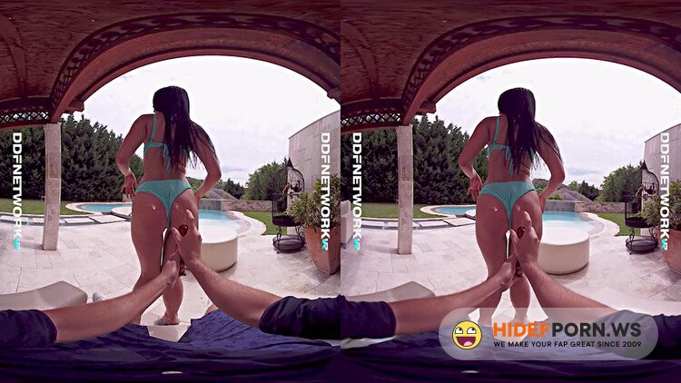 Sex18babes - John Price And Kira Queen - Poolside Pleasures x Dh [FullHD 1080p]
