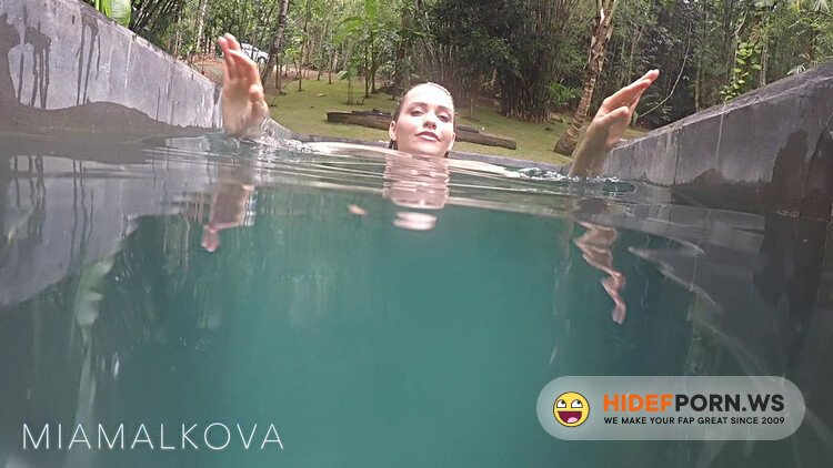 MiaMalkovaXXX - Mia Malkova - Hot Blonde Outdoor Facial In Brazil [FullHD 1080p]