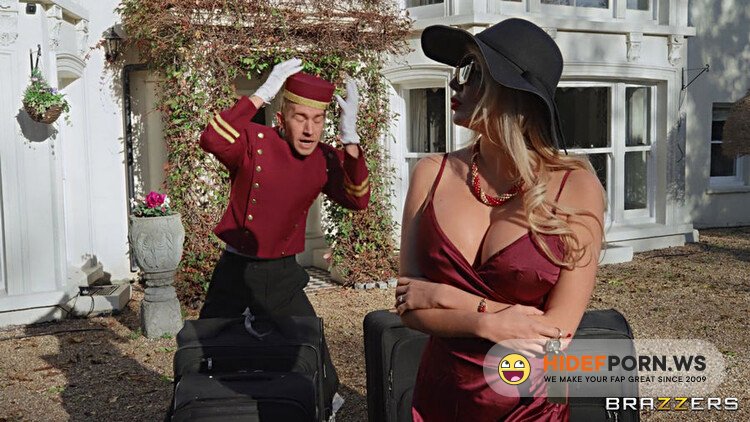 Wetpassions - Amber Jayne - Banging The Bellhop [FullHD 1080p]