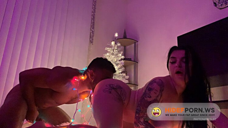 Onlyfans - Payton Preslee - I Was Decorating My House For Christmas... Then I Heard a Knocking On [FullHD 1080p]