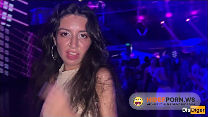 PornHub - Horny Girl Agreed To Sex In a Nightclub In The Toilet [FullHD 1080p]