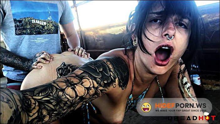 PornHub - Porn Inside An Abandoned Bus In DESERT -Amateur Porn Vlog 2 [FullHD 1080p]