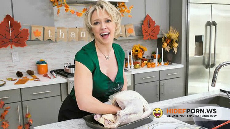 MYLF.com/Milfty.com - Dee Williams : Stuffing Her Thanksgiving Pussy [HD 720p]