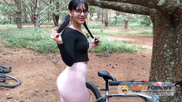 Onlyfans - Bike Ride Ended With Hard Sex In The Middle Of The Forest With My New Friend Karolayn Matos [FullHD 1080p]