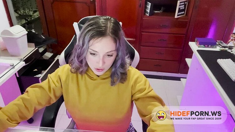 Onlyfans - STREAMER DE TWICH SE LE OLVIDA APAGAR DIRECTO Y ES VISTA FOLLANDO Ashleysoy [FullHD 1080p]