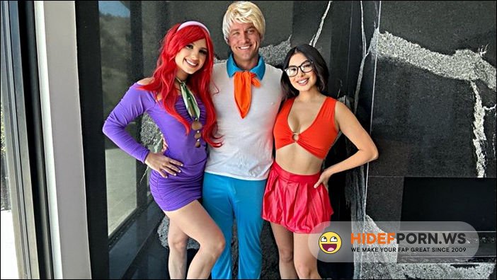 PornHub - DAPHNE HELPS VELMA FIND HER GLASSES WITH FREDS BIG COCK - Cheerleader Kait And Cami Strella [FullHD 1080p]