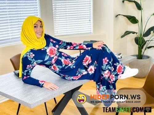 BratTamer - Lola Pearl, Ruby Moon - Hijab Brat Pays The Ultimate Price For Her Attitude! [2024/SD]