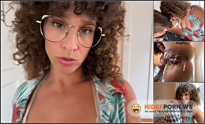 PornHub - Stepmom Finds a New Roommate [FullHD 1080p]