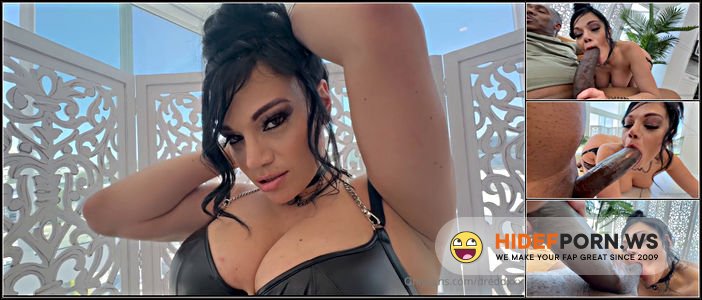 Onlyfans - Mona Azar 3xDredd [HD 720p] - 2025