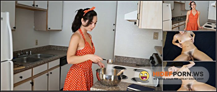 ManyVids - Hairy Bush, Housewives, Tan Bodies Lexxykitty 1950s Housewife Bakes Pie And Fucks Cock [HD 720p] - 2025