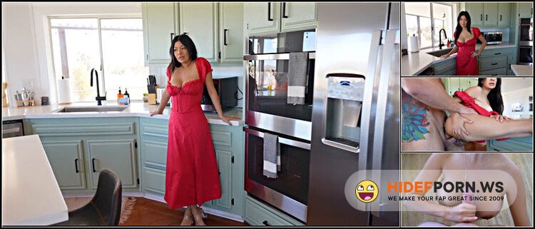 PornHub/Onlyfans - Cami Strella - Big Ass Latina Christian Tradwife CHEATS On Husband At Thanksgiving - Cami Strella  Lev Lieben [FullHD 1080p] - 2025