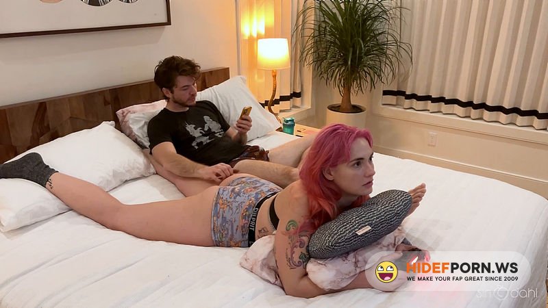 Onlyfans - Free Use Gamer Girlfriend Siri Dahl Lets Lucky BF Fuck And Creampie Her Big Ass Siri Dahl [FullHD 1080p]