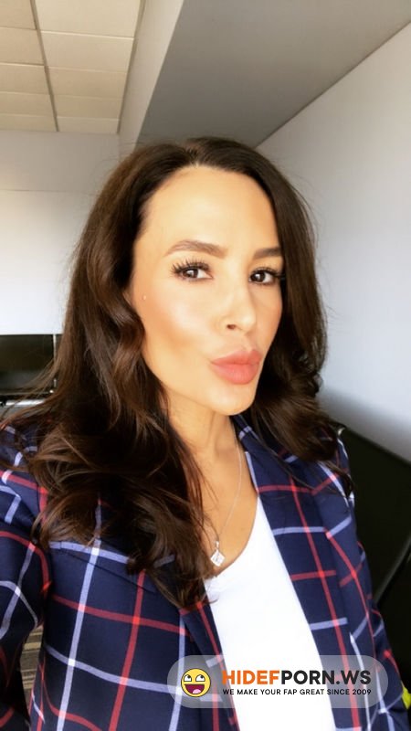 Onlyfans - Lisa Ann Clip 5fa7f5ed9cbda7a199ed8i [SD 480p]