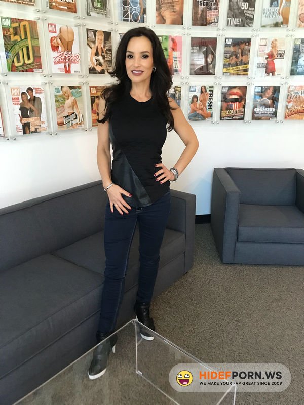 Onlyfans - Lisa Ann Clip 0gm8l81068p8v0ycovzvvi [SD 480p]