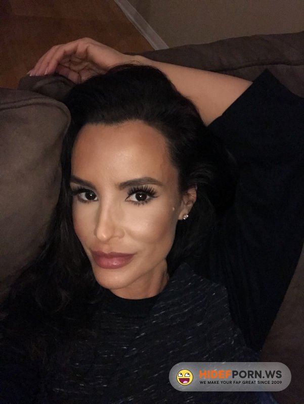 Onlyfans - Lisa Ann Clip 5f87a3b6bf6d359a92297i [SD 480p]