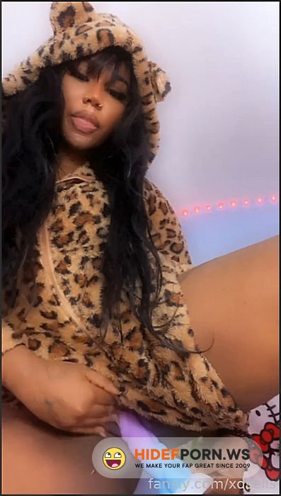 Onlyfans - Xdsells Self Penetrates With a Big Dildo 1080p [SD 1080p] - 2025