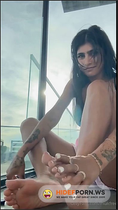 Onlyfans - Mia Khalifa Pretty Feet Video 1080p [SD 1080p] - 2025